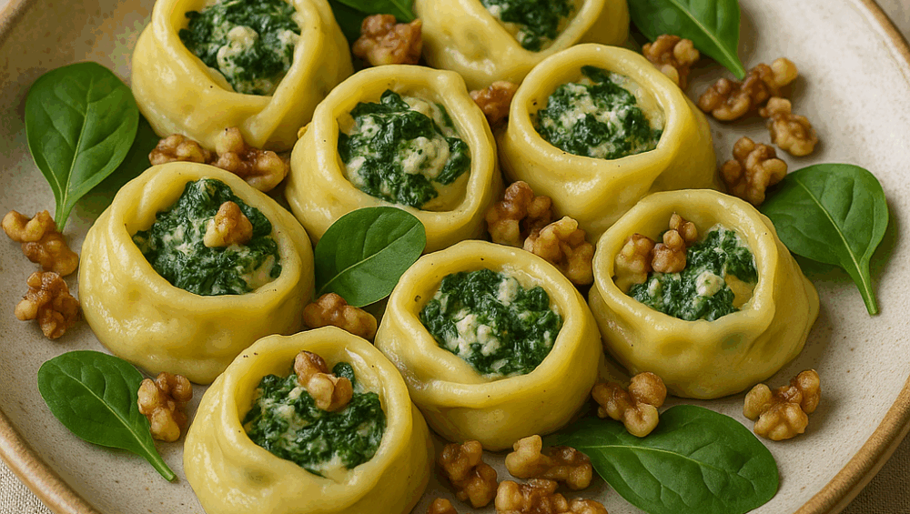 Tortellini ze szpinakiem, ricottą i prażonymi orzechami